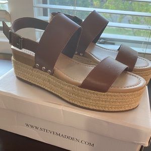Steve Madden Fifer sandals